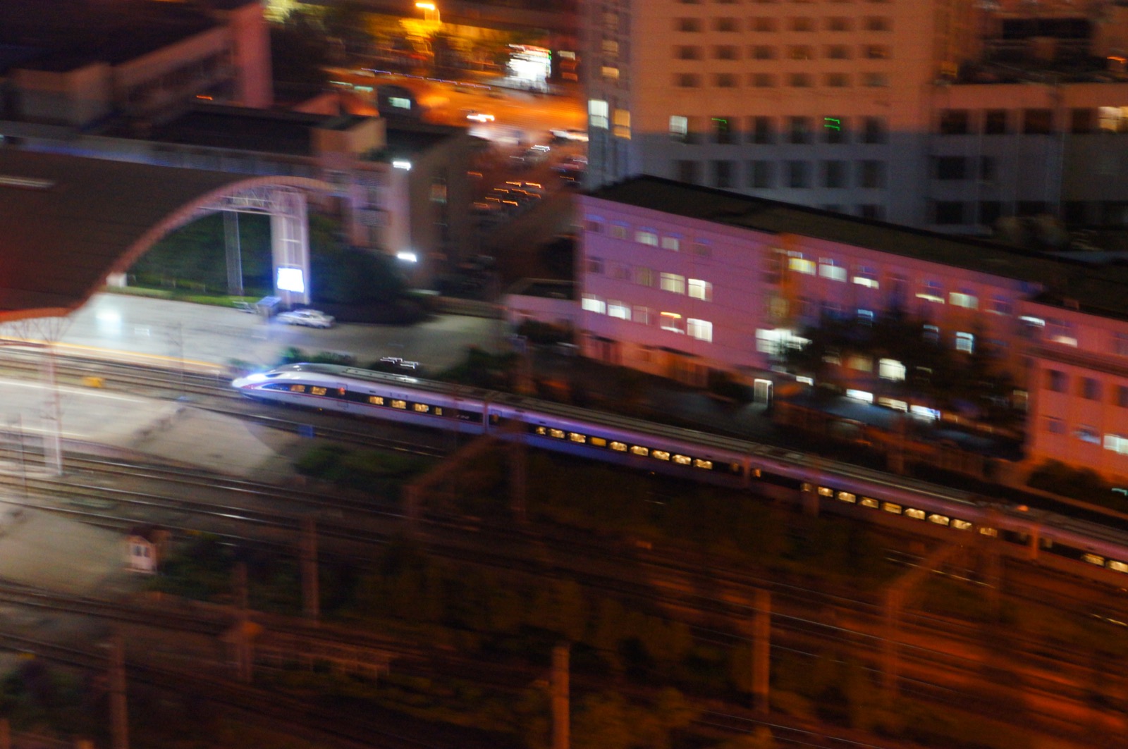 A maior malha de trem-bala do mundo — e o Brasil com zero
