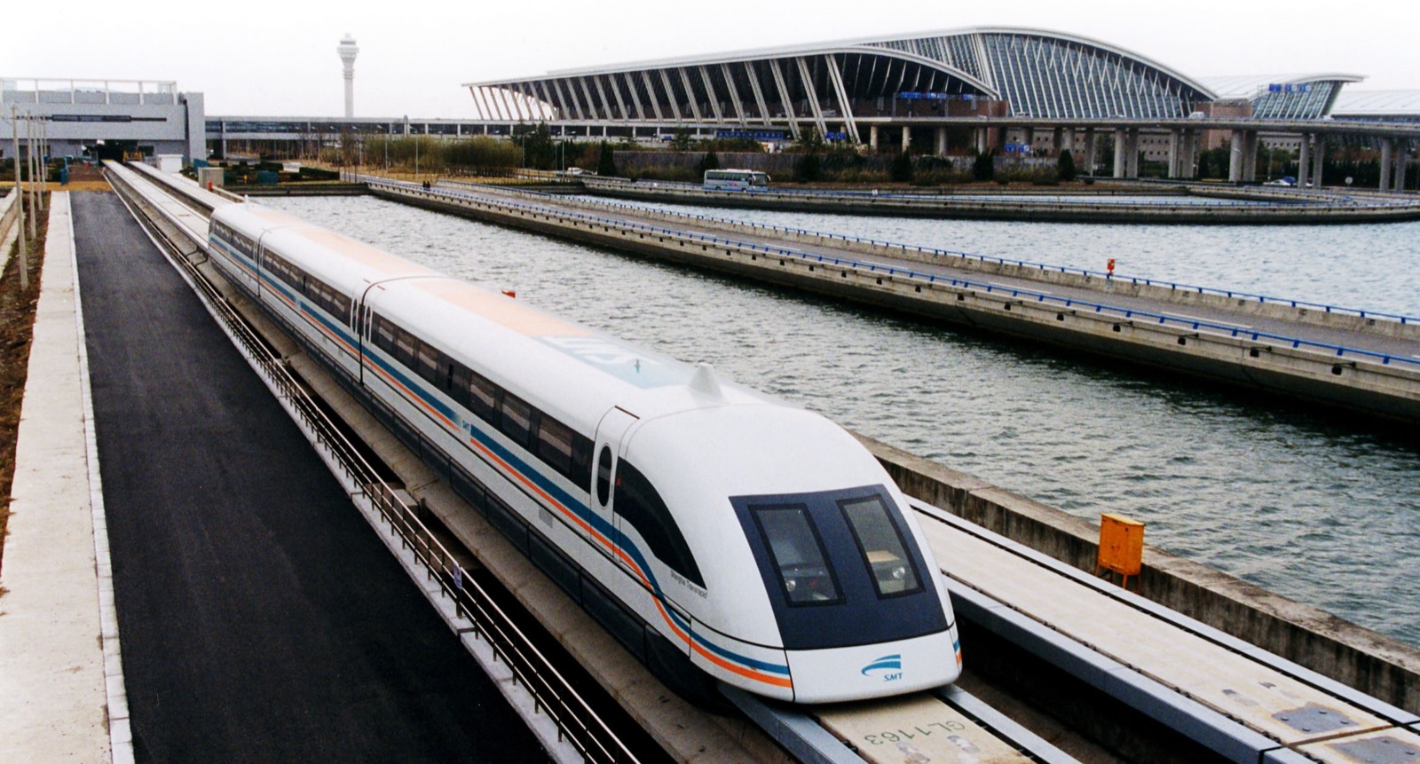 O maglev que flutua a 431 km/h