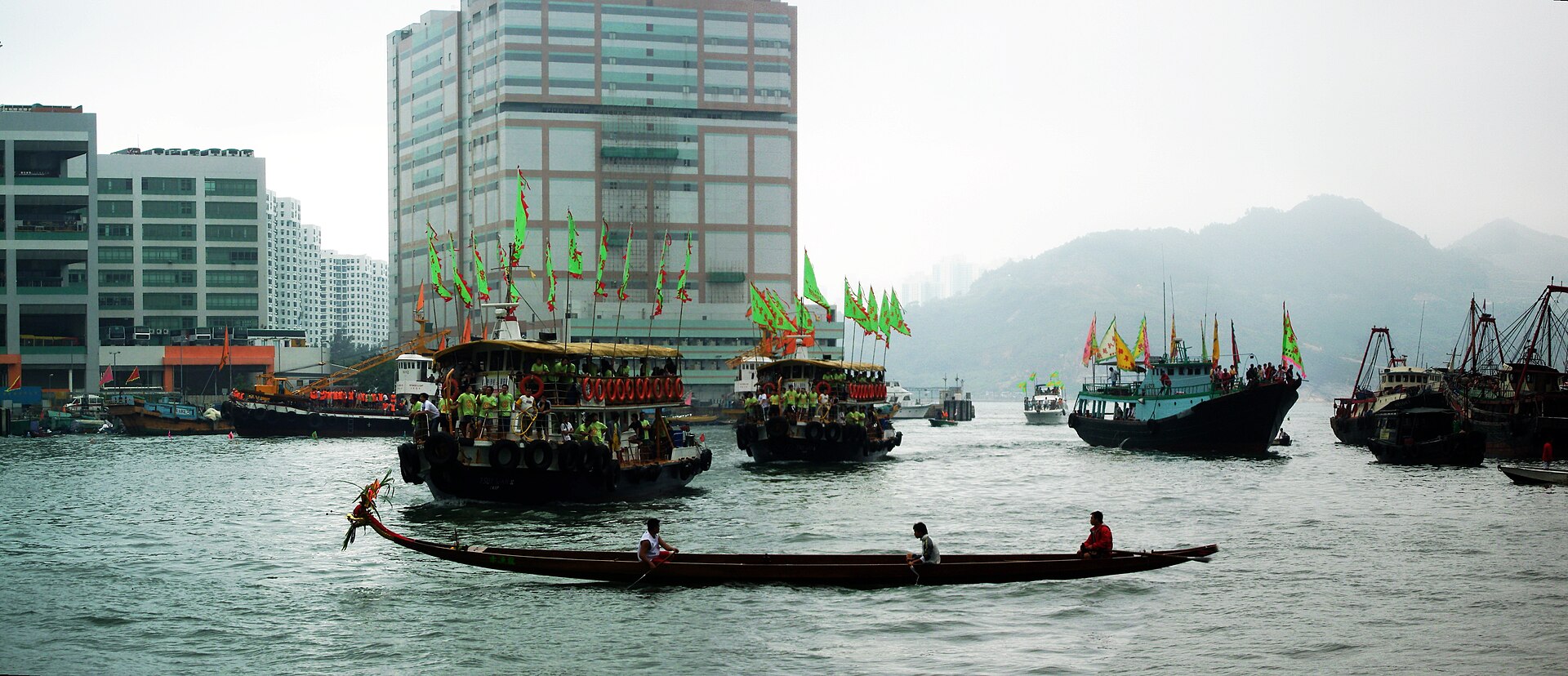 Festival do Barco-Dragao: a lenda de Qu Yuan e a tradicao dos barcos-dragao na China