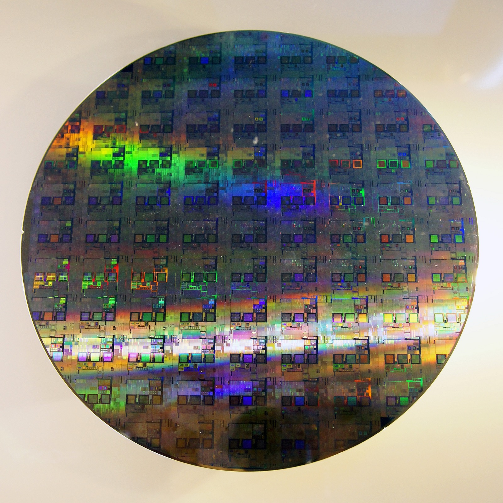 Os dois golpes: adeus Google, adeus chips