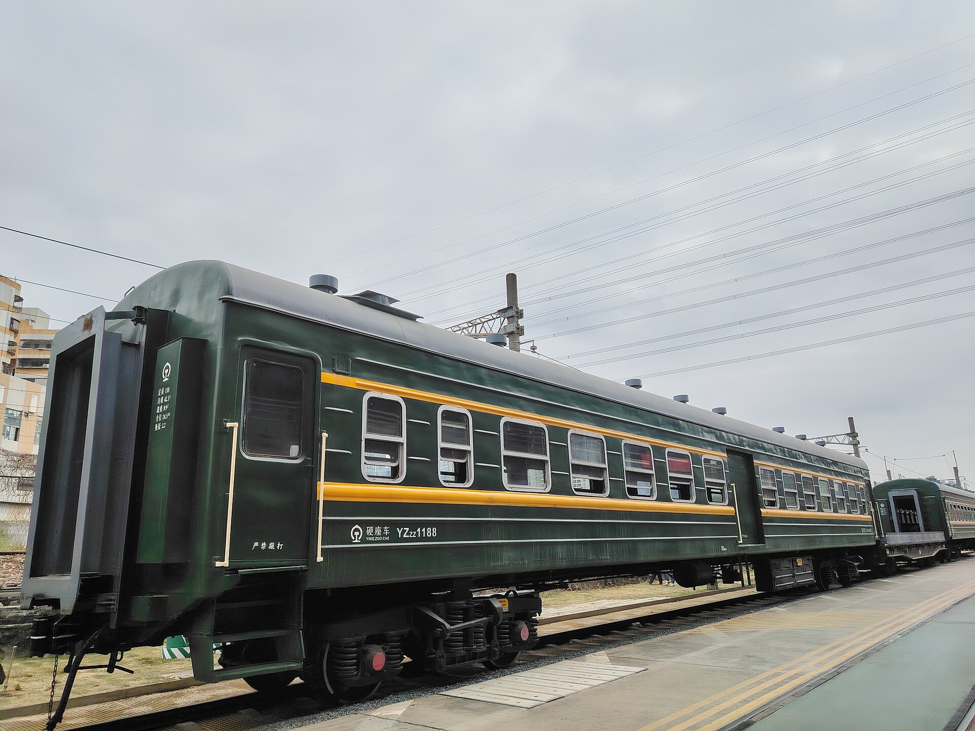 Os "trens verdes": ferrovia como serviço social